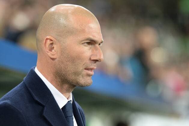 v.li.: Trainer, Coach, Entrenador, Zinedine ZIDANE (Real Madrid) Einzelbild, imagen individual, Aktion, Action Porträt, Portrait, Fussball, UEFA Champions League, VfL Wolfsburg - Real Madrid, xslx