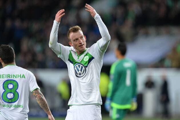 Fußball Champions League Viertelfinale VfL Wolfsburg - Real Madrid am 06.04.2016 in der Volkswagen-Arena in Wolfsburg Vieirinha ( Wolfsburg ), links - Maximilian Arnold ( Wolfsburg ), rechts Foto: Osnapix TT