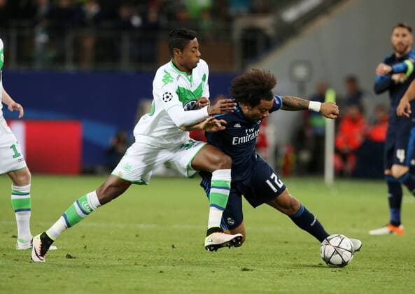 Bruno Henrique Pinto, Marcelo Aktion Spielszene Zweikampf Fußball Fussball UEFA Championsleague Herren Viertelfinale Saison 2015 2016 06.04.2016 VfL Wolfsburg vs. Real Madrid