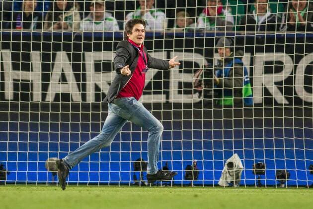 Wolfsburg Flitzer auf dem Rasen beim Champions League Viertelfinal Hinspiel zwischen dem VfL Wolfsburg und Real Madrid am 06.04.2016, Copyright: Schuelerx xEibnerx-xPressefoto EP_JSE
