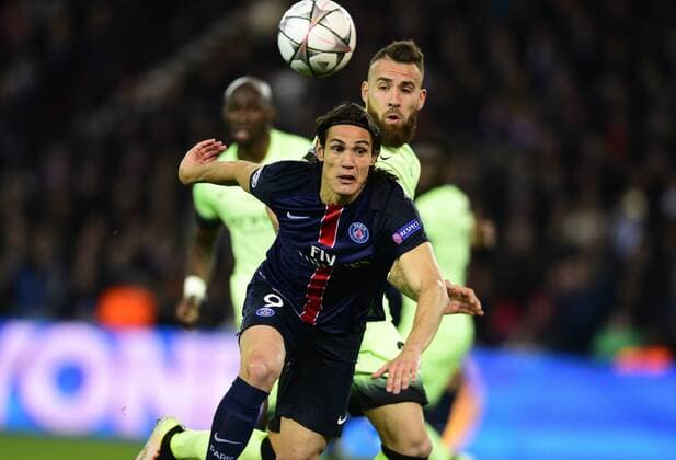 Edinson Cavani ( PSG ) - Nicolas Otamendi ( Manchester city ) FOOTBALL : Paris St. Germain (PSG) vs Manchester City - Champions League - Paris - 06 04 2016 FedericoPestellinix 