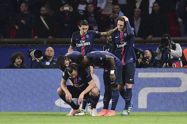 Jubel des joueurs Parisiens apres le but de de Adrien Rabiot (PSG) Zlatan Ibrahimovic (PSG) Serge Aurier (PSG) FOOTBALL : Paris St. Germain (PSG) vs Manchester City - Champions League - 06 04 2016 JBAutissierx 
