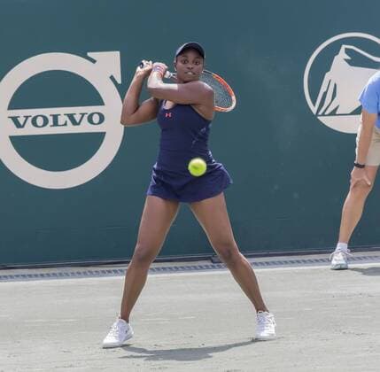 April 6, 2016 - Charleston, SC, U.S. - Charleston, SC - Apr 06, 2016: Danka Kovinic (MNE) plays against Sloans Stephens (USA) 7 during the Volvo Car Open at the Family Circle Tennis Center in Charleston, SC...Stephens defeats Kovinic and heads to round 3 at the Volvo Car Open. Tennis 2016: WTA Tennis Damen Volvo Car Open Apr 06 - ZUMAa55_