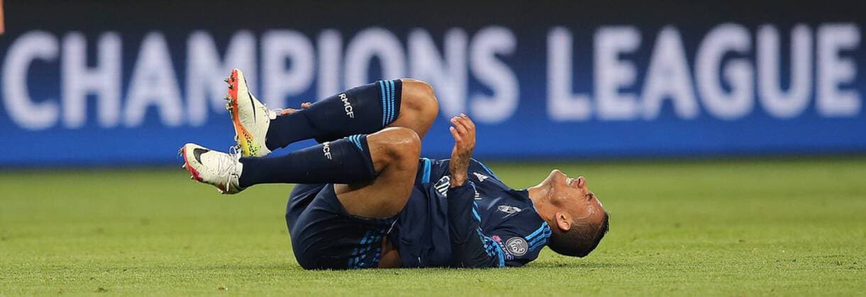 Danilo (Real Madrid) am Boden