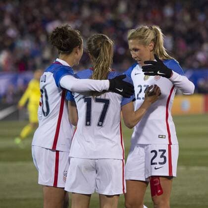 East Hartford, Connecticut, U.S - United States of America midfielder CARLI LLOYD (10), United States of America midfielder ALLIE LONG (23) celebrate a goal by United States of America midfielder TOBIN HEATH (17) in the 2nd half at Pratt & Whitney Stadium in East Hartford, CT Soccer 2016 - International Friendly Länderspiel U.S. Women s national team Nationalteam vs. Colombia 7-0. - ZUMAs192