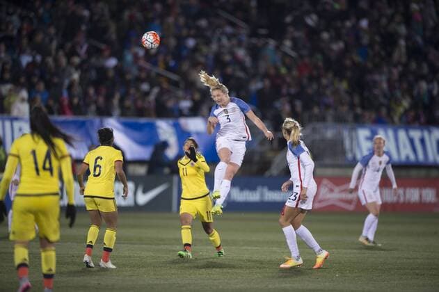 April 6, 2016 - East Hartford, Connecticut, U.S - United States of America midfielder SAMANTHA MEWIS (3) heads the ball over Colombia midfielder LIANA SALAZAR (6) and Colombia forward CATALINA USME (11) during 2nd half action at Pratt & Whitney Stadium in East Hartford, CT Soccer 2016 - International Friendly Länderspiel U.S. Women s national team Nationalteam vs. Colombia 7-0. - ZUMAs192