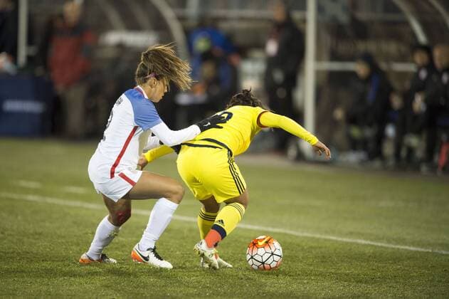 April 6, 2016 - East Hartford, Connecticut, U.S - United States of America forward MALLORY PUGH (2) (left) fights for the ball with Colombia forward LEICY SANTOS (16) Soccer 2016 - International Friendly Länderspiel U.S. Women s national team Nationalteam vs. Colombia 7-0. - ZUMAs192