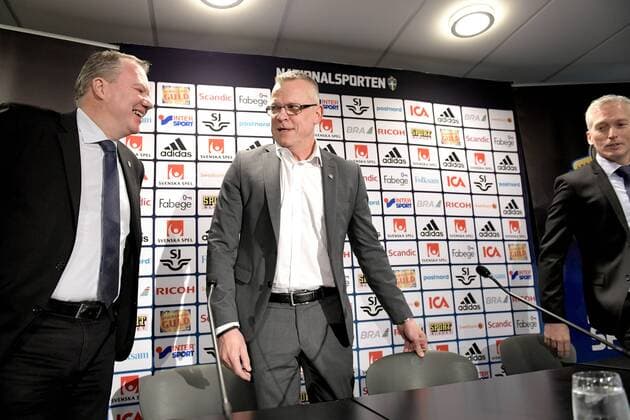 160407 Jan Andersson wird nach der EM 2016 Schweden s neuer Nationaltrainer - PK in Stockholm. Till vänster Svenska Fotbollsförbundets ordförande Karl-Erik Nilsson och till höger Svenska Fotbollsförbundets generalsekreterare Hakan Sjöstrand.  Copyright: JOELxMARKLUND BB160407JM005