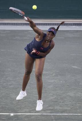 April 7, 2016: Sloane Stephens (USA) battles against Daria Gavrilova (AUS) , at the Volvo Car Open being played at Family Circle Tennis Center in Charleston, South Carolina. Ã‚Â© TENNIS 2016: Volvo Car Open APRIL 16 - ZUMAc04_