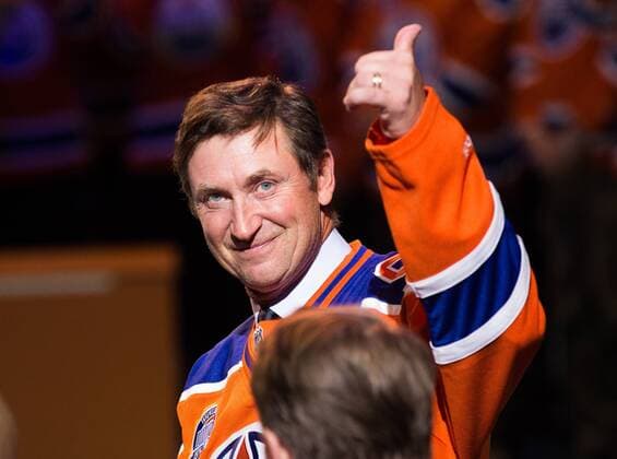 06 April 2016: Former Edmonton Oiler Wayne Gretzky 99 takes part in the final ceremony celebrations closing out the final game at Rexall Place. The Farewell Rexall ceremony took place after the Vancouver Canucks game versus the Edmonton Oilers at the last ever NHL Eishockey Herren USA hockey game at Rexall Place in Edmonton, Alberta. (Photo by Curtis Comeau Icon Sportswire) NHL: APR 06 Canucks at Oilers Icon16040614 EDITORIAL USE ONLY