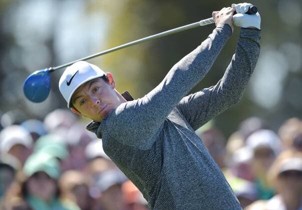 Rory McIlroy of North Ireland hits his tee shot on the first hole in the second round of the 2016 Masters Tournament at Augusta National in Augusta, Georgia on April 8, 2016.  MAS20160408102 KEVINxDIETSCH