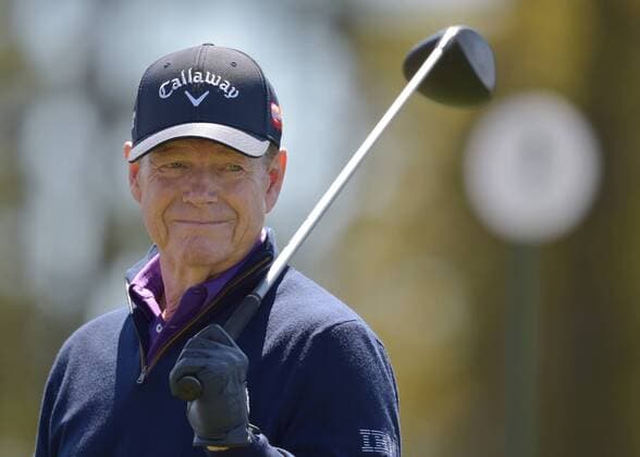 Tom Watson stands on the tee box with his driver in the second round of the 2016 Masters Tournament at Augusta National in Augusta, Georgia on April 8, 2016. Tom Watson announced that this 2016 Masters will be his last.  MAS20160408129 KEVINxDIETSCH