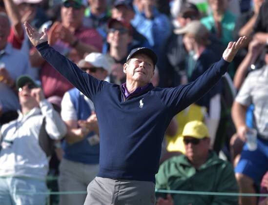 Fans and Tom Watson react after Watson misses a putt for birdie on the 18th green in the second round of the 2016 Masters Tournament at Augusta National in Augusta, Georgia on April 8, 2016. Tom Watson missed the cut with a score of 8 over par in his last ever Masters.  MAS20160408161 KEVINxDIETSCH