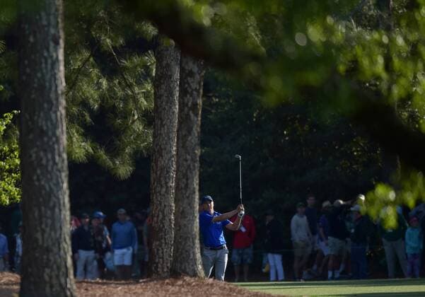 Jordan Spieth hits to the 18th green in the second round of the 2016 Masters Tournament at Augusta National in Augusta, Georgia on April 8, 2016.  MAS20160408178 KEVINxDIETSCH