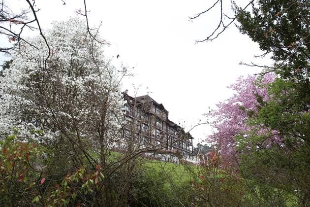 Fußball, EURO 2016, Quartier der deutschen Nationalmannschaft in Evian les Bains SOCCER - UEFA EURO EM Europameisterschaft Fussball 2016, preview EVIAN-LES-BAINS,FRANCE,09.APR.16 - SOCCER - UEFA European Championship EM Europameisterschaft 2016 in France, preview, base camp team Germany, Hotel Ermitage. Image shows the hotel. GEPAxpictures xAndreasxPranter