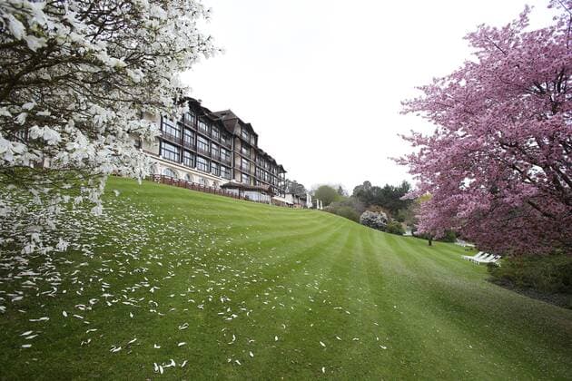 Fußball, EURO 2016, Quartier der deutschen Nationalmannschaft in Evian les Bains SOCCER - UEFA EURO EM Europameisterschaft Fussball 2016, preview EVIAN-LES-BAINS,FRANCE,09.APR.16 - SOCCER - UEFA European Championship EM Europameisterschaft 2016 in France, preview, base camp team Germany, Hotel Ermitage. Image shows the hotel. GEPAxpictures xAndreasxPranter