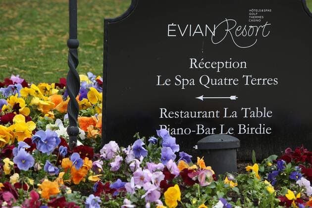 Fußball, EURO 2016, Quartier der deutschen Nationalmannschaft in Evian les Bains SOCCER - UEFA EURO EM Europameisterschaft Fussball 2016, preview EVIAN-LES-BAINS,FRANCE,09.APR.16 - SOCCER - UEFA European Championship EM Europameisterschaft 2016 in France, preview, base camp team Germany, Hotel Ermitage. Image shows a direction sign. GEPAxpictures xAndreasxPranter