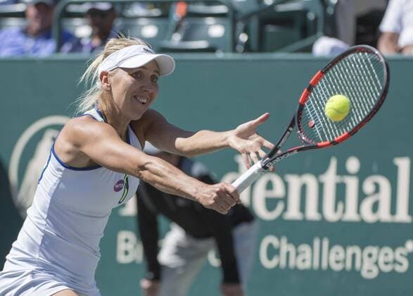 April 9, 2016: Elena Vesnina (RUS) defeated Sara Errani (ITA) 6-4, 4-6, 6-2, at the Volvo Car Open being played at Family Circle Tennis Center in Charleston, South Carolina. Ã‚Â© TENNIS 2016: Volvo Car Open APRIL 16 - ZUMAc04_