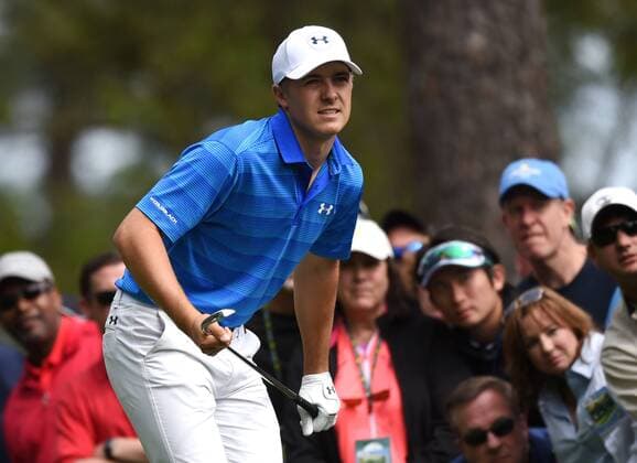 Jordan Spieth reacts after his tee shot on the 4th hole in the final round of the 2016 Masters Tournament at Augusta National in Augusta, Georgia on April 10, 2016.  MAS20160410111 KEVINxDIETSCH
