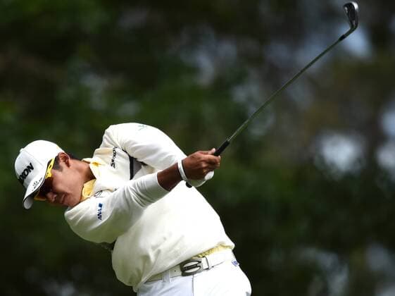 Hideki Matsuyama of Japan hits his tee shot on the 4th hole in the final round of the 2016 Masters Tournament at Augusta National in Augusta, Georgia on April 10, 2016.  MAS20160410103 KEVINxDIETSCH