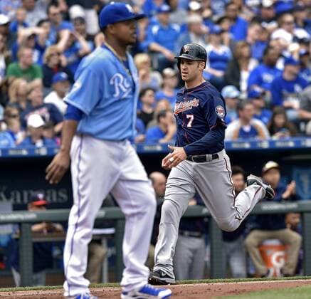 Baseball, MLB, Kansas City Royals - Minnesota Twins April 10, 2016 - Kansas City, MO, USA - Minnesota Twins Joe Mauer scores past Kansas City Royals starting pitcher Edinson Volquez on a line drive single by Eduardo Nunez during the sixth inning on Sunday, April 10, 2016, at Kauffman Stadium in Kansas City, Mo. Minnesota Twins at Kansas City Royals - ZUMAm67_