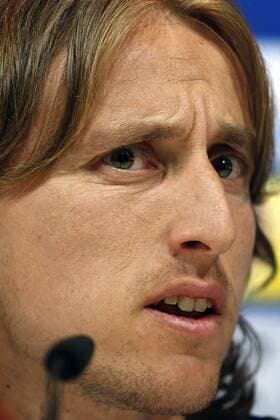Real Madrid s Croatian midfielder Luka Modric speaks during a press conference PK Pressekonferenz following a training session at the team s sports complex in Valdebebas, Madrid, Spain, 11 April 2016. Real Madrid will face Wolfsburg in a UEFA Champions League quarter final second leg match on 12 April. Real Madrid presser !ACHTUNG: NUR REDAKTIONELLE NUTZUNG!  GRA241 20160411-635959817604044030
