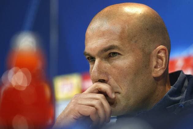 Fußball, Champions League, PK Real Madrid Head coach of Real Madrid, French Zinedine Zidane, holds a press conference PK Pressekonferenz following a training session at the team s sports complex in Valdebebas, Madrid, Spain, 11 April 2016. Real Madrid will face Wolfsburg in a UEFA Champions League quarter final second leg match on 12 April. Real Madrid presser !ACHTUNG: NUR REDAKTIONELLE NUTZUNG!  GRA223 20160411-635959826262516030