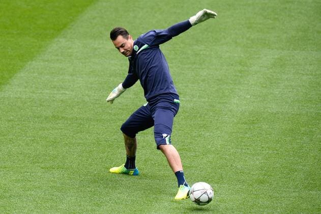 Diego Benaglio (Torwart, Wolfsburg, 1), Freisteller, Einzelbild, Aktion, Action, lässt einen Ball passieren, beim Abschlusstraining vor dem Viertelfinale gegen Real Madrid, xjgx