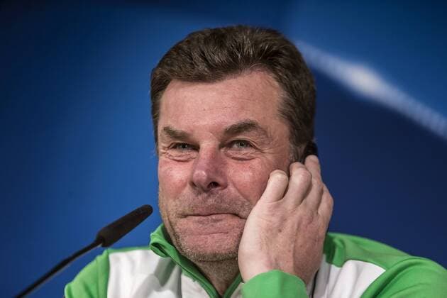 Bilder des Tages - SPORT Fußball, Champions League, VfL Wolfsburg Pressekonferenz WfL Wolfsburg s head coach Dieter Hecking attends a press conference PK Pressekonferenz at Santiago Bernabeu stadium, in Madrid, Spain, 11 April 2016. Real Madrid will face WfL Wolfsburg in a UEFA Champions League quarter final second leg soccer match on 12 April. WfL Wolfsburg presser !ACHTUNG: NUR REDAKTIONELLE NUTZUNG!  20160411-635959981714152596