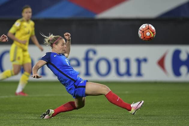 Fußball, Damen EM Qualifikation, Frankreich - Ukraine Eugenie Le Sommer (France) FOOTBALL : France vs Ukraine - Match Qualificatif Euro2017 - 11 04 2016 JBAutissier Panoramic 