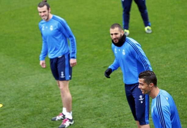 Entrenamiento del Real Madrid en Valdebebas. En la imagen, Cristiano Ronaldo, Benzema y Bale. Real Madrid training session. In this picture, Cristiano Ronaldo, Benzema and Bale. xBEATRIZxGUZMANx 