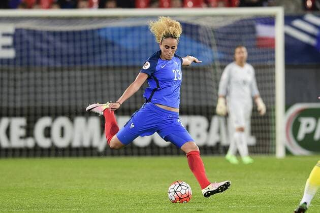 Kheira Hamraoui (France) FOOTBALL : France vs Ukraine - Match Qualificatif Euro2017 - 11 04 2016 JBAutissier Panoramic 