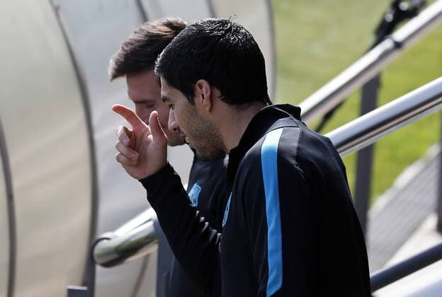 BARCELONA -april 12- SPAIN: Leo Messi and Luis Suarez during the training before the Champions League match against Atletico de Madrid, celebrated in the Ciutat Esportiva Joan Gamper, on april 12, 2016. Photo: Joan Valls Urbanandsport Cordon Press  xJoanxValls Urbanandsportx xFC-BARCELONA-TRAINING-CHAMPIONS-LEAGUEx