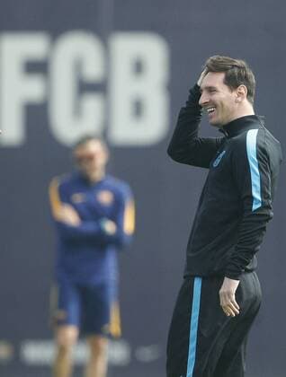 FC Barcelona Barca s Spanish coach Luis Enrique (L), and his player, Argentinian Lionel Messi, during a team s training session held at Joan Gamper sports city in Catalonia, northeastern Spain, 12 April 2016. FC Barcelona will face Atletico Madrid in a Champions League second leg quarter finals soccer match the upcoming 13 April. TRAINING SESSION !ACHTUNG: NUR REDAKTIONELLE NUTZUNG!  GRA103 20160412-635960642519868072
