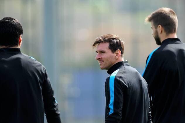 April 12, 2016 - Barcelona, Spain - Lionel Messi, Luis Suarez and Gerard Piqu of F.C.Barcelona, speaking during F.C.Barcelona training session before Club Atltico de Madris vs F.C. Barcelona UEFA Champions League match, in Barcelona, 12 of April, 2016. Barcelona Training And press conference PK Pressekonferenz  - ZUMAn230