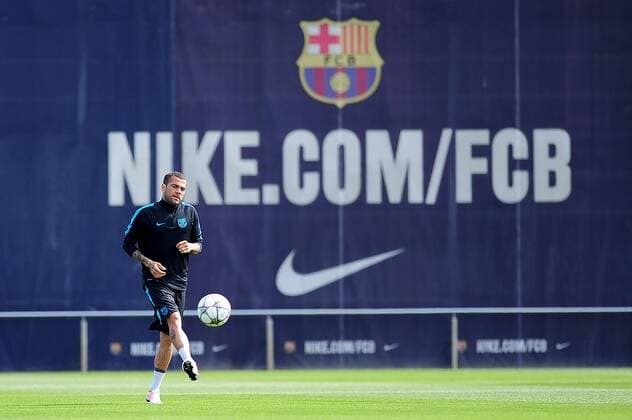 April 12, 2016 - Barcelona, Spain - Dani Alves of F.C.Barcelona playing with the ball during F.C.Barcelona training session before Club Atltico de Madris vs F.C. Barcelona UEFA Champions League match, in Barcelona, 12 of April, 2016. Barcelona Training And press conference PK Pressekonferenz  - ZUMAn230