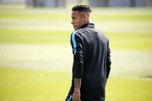April 12, 2016 - Barcelona, Spain - Neymar Jr. during the training before the Champions League match against Atletico de Madrid, celebrated in the Ciutat Esportiva Joan Gamper, on april 12, 2016. Barcelona Training And press conference PK Pressekonferenz  - ZUMAn230