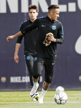 April 12, 2016 - Barcelona, Spain - BARCELONA -april 12- SPAIN:Neymar Jr. during the training before the Champions League match against Atletico de Madrid, celebrated in the Ciutat Esportiva Joan Gamper, on april 12, 2016. Barcelona Training And press conference PK Pressekonferenz  - ZUMAn230