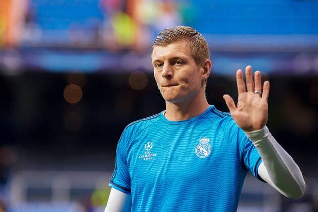 Toni Kroos (Real, 8) winkt ins Publikum, Einzelbild, Aktion, Action, xjgx
