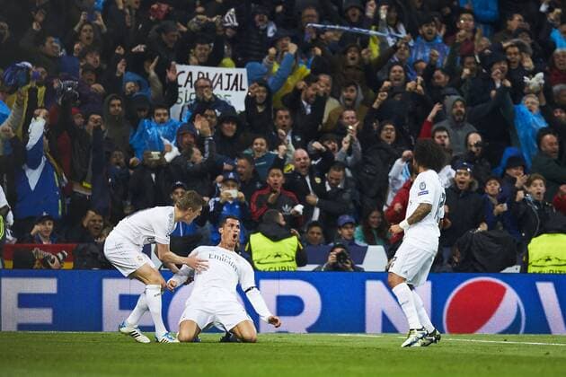 12.04.2016, xslx, Fussball UEFA Champions League, Real Madrid - VfLWolfsburg, emspor, v.l. Cristiano Ronaldo (Real Madrid CF) Jubelt nach dem Tor zum 2-0 mit Toni Kroos (Real Madrid CF) (L) und Marcelo (Real Madrid CF) (R)