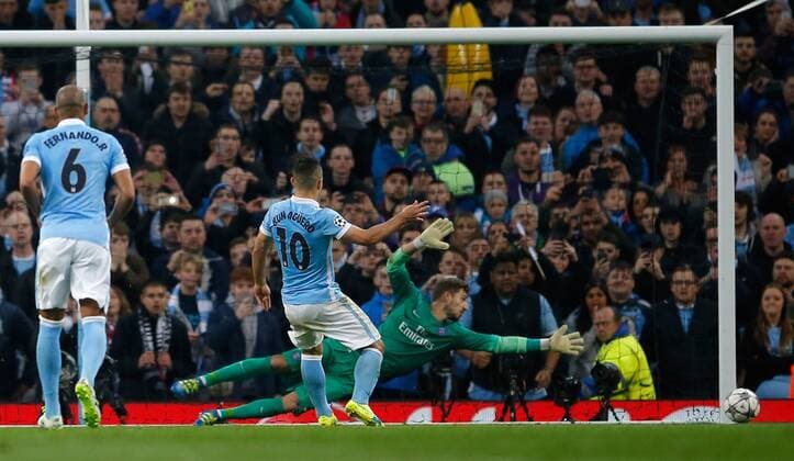 Sergio Aguero of Manchester City places his penalty wide of the post during the UEFA Champions League match at The Etihad Stadium. Photo credit should read: Simon Bellis Sportimage EDITORIAL USE ONLY. No use with unauthorised audio, video, data, fixture lists, club league logos or live services. Online in-match use limited to 120 images, no video emulation. No use in betting, games or single club league player publications.