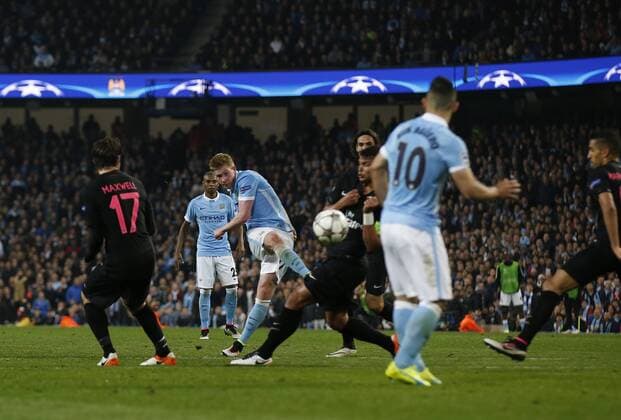 Kevin De Bruyne of Manchester City scores the first goal of the night during the UEFA Champions League match at The Etihad Stadium. Photo credit should read: Simon Bellis Sportimage EDITORIAL USE ONLY. No use with unauthorised audio, video, data, fixture lists, club league logos or live services. Online in-match use limited to 120 images, no video emulation. No use in betting, games or single club league player publications.
