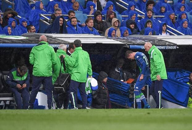 FUSSBALL CHAMPIONS LEAGUE SAISON 2015 2016 VIERTELFINALE RUECKSPIEL Real Madrid - VfL Wolfsburg 12.04.2016 Raus: Julian Draxler auf dem Weg in die Kabine 