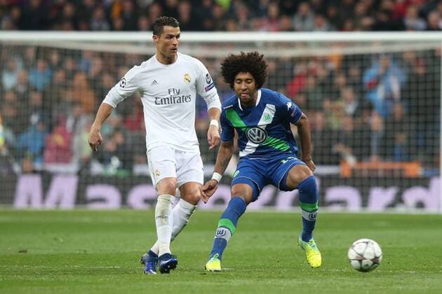 Lissabon Cristiano Ronaldo ( Real Madrid ) Dante ( VfL Wolfsburg ), Real Madrid vs. VfL Wolfsburg, Fussball, Champions League Viertelfinale, 12.04.2016, Copyright: Langer Eibner-Pressefoto EP_HLR