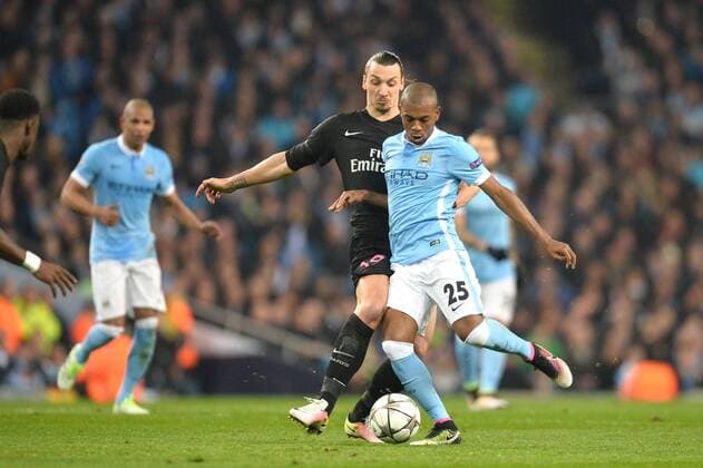 ZLATAN IBRAHIMOVIC (psg) - Fernandinho (man) FOOTBALL : Manchester City vs Paris St. Germain (PSG) - Champions League - 12 04 2016 AnthonyBIBARD FEPx 