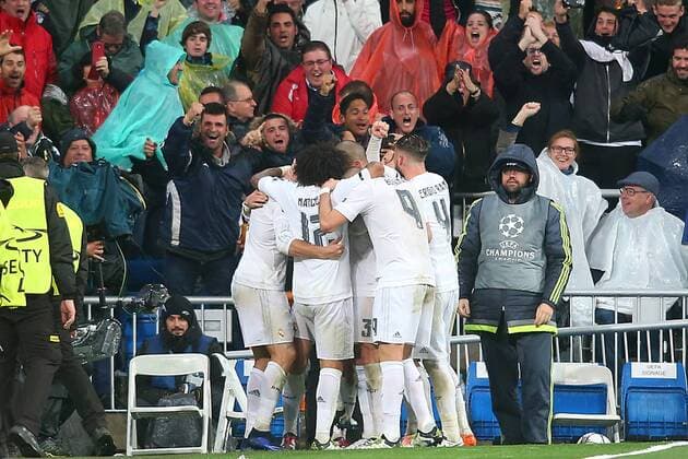 Real Madrid s players celebrate goal during Champions League 2015 2016 Quarter-finals 2nd leg match. April 12,2016.  (2016041220)