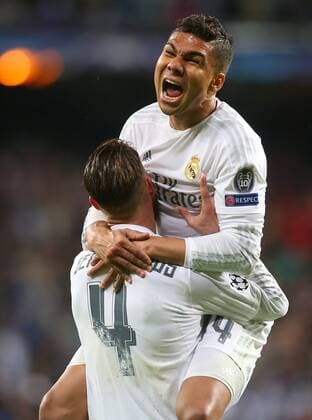 Real Madrid s Sergio Ramos (l) and Carlos Henrique Casemiro celebrate the victory in the Champions League 2015 2016 Quarter-finals 2nd leg match. April 12,2016.  (2016041227)