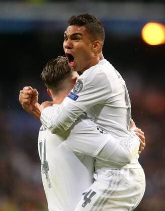 Real Madrid s Sergio Ramos (l) and Carlos Henrique Casemiro celebrate the victory in the Champions League 2015 2016 Quarter-finals 2nd leg match. April 12,2016.  (2016041230)