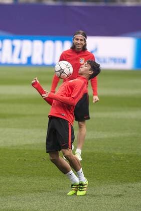 Atletico de Madrid s players during the practice session the day before the EUFA Champions League match between Atletico de Madrid and FC. Barcelona at Vicente Calderon in Madrid. April 13, 2016.  (20160413029)