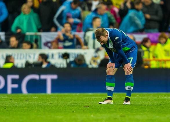 Dienstag 12.04.2016, Champions League - Viertelfinale, Rueckspiel in Madrid, Saison 2015 2016, Real Madrid - VfL Wolfsburg, 3:2, enttaeuscht, enttaeuschung, Maximilian Arnold (Wolfsburg 27) enttaeuscht, enttaeuschung, DeFodi507